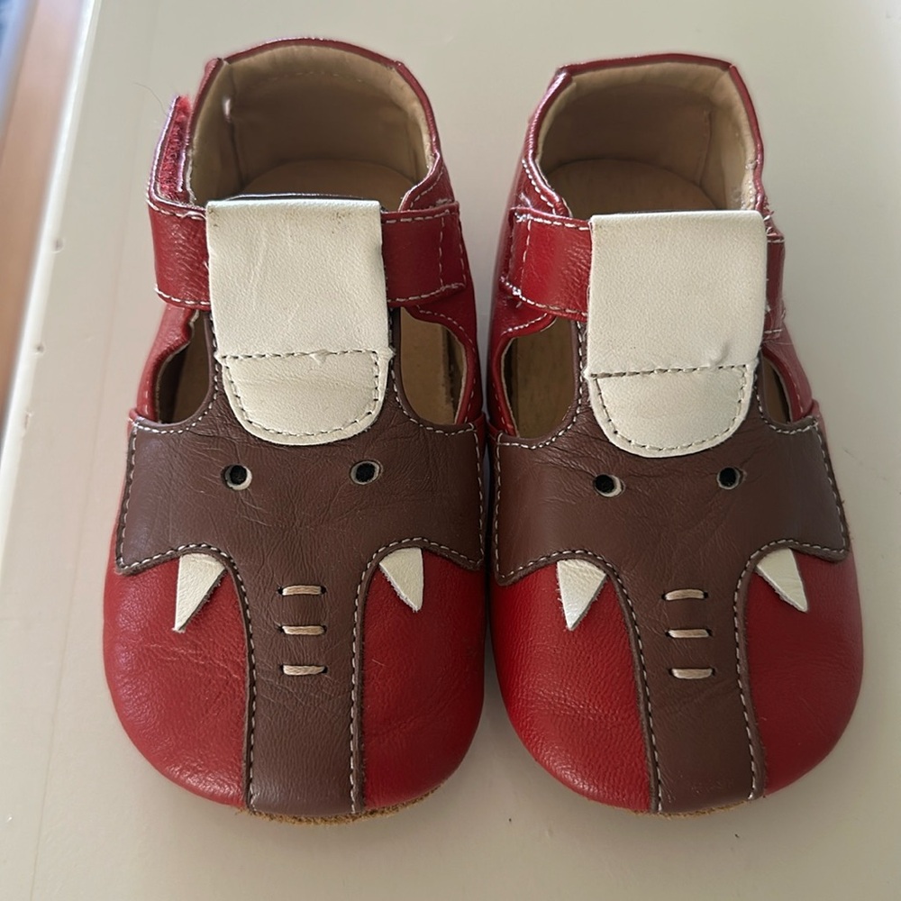 Livie & Luca elephant shoes size 18-24
